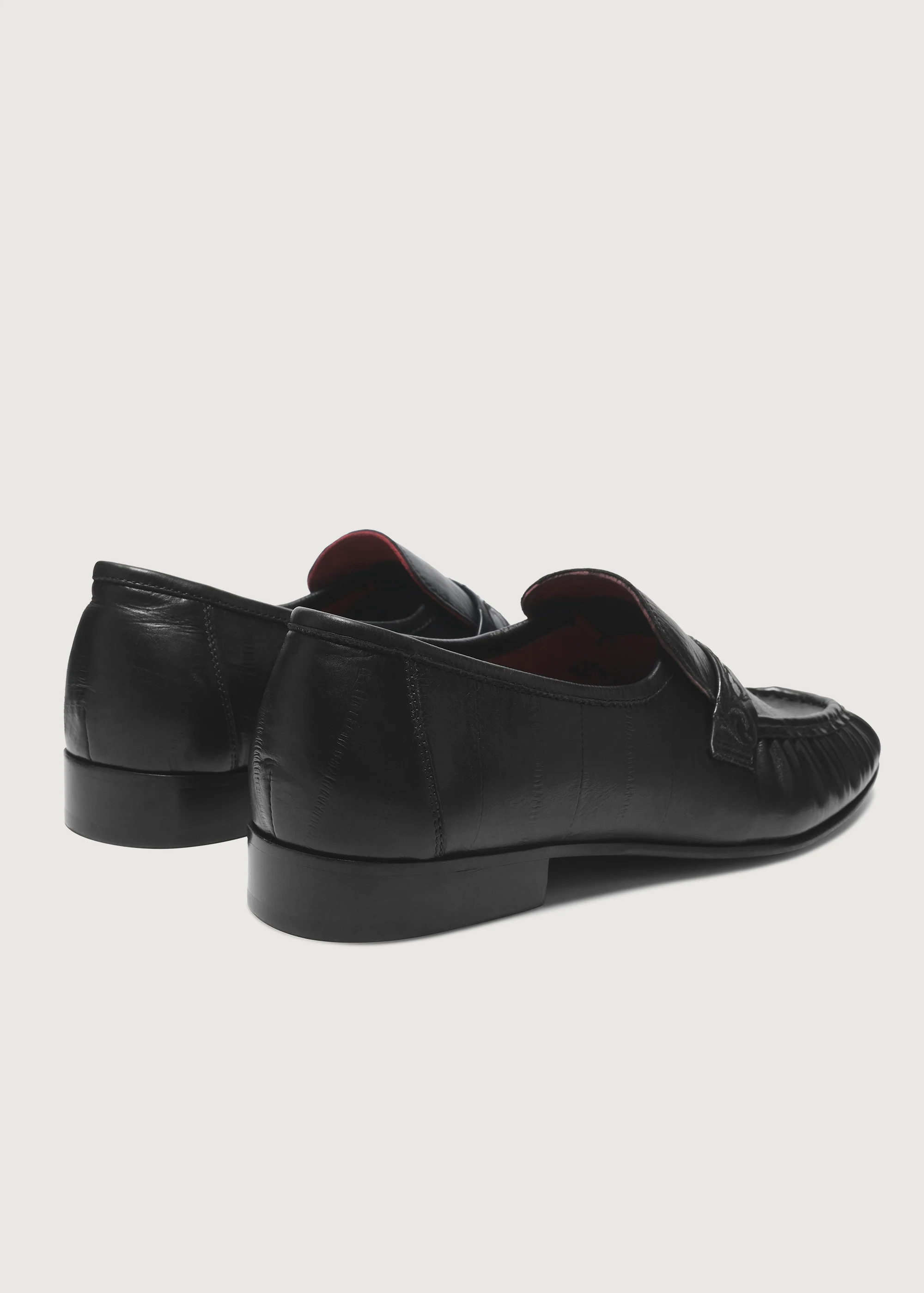Loafers Vine-engraved Elegant black - Image 7