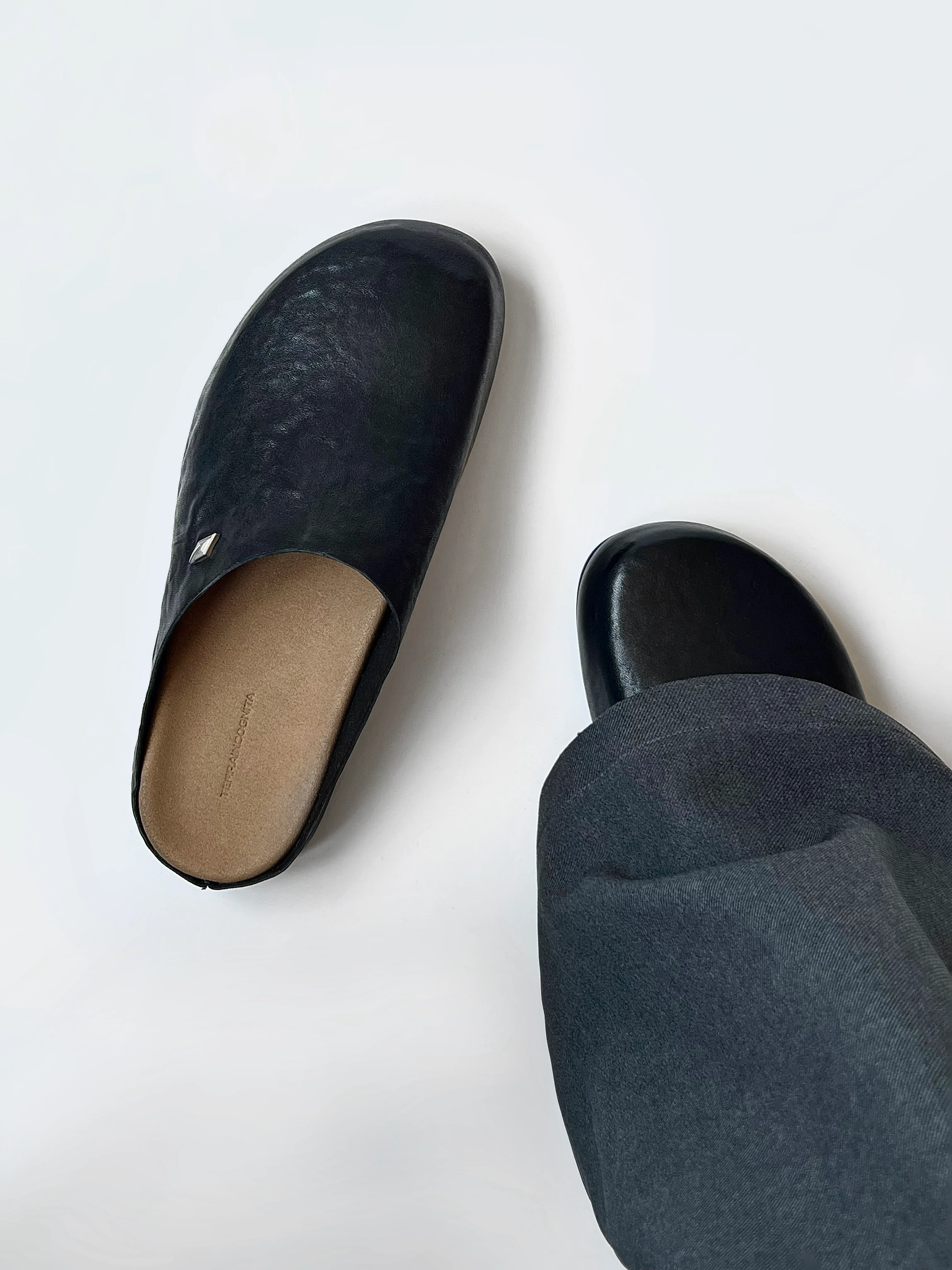 Clogs"Star emblem3.0"Textured-black - Image 11